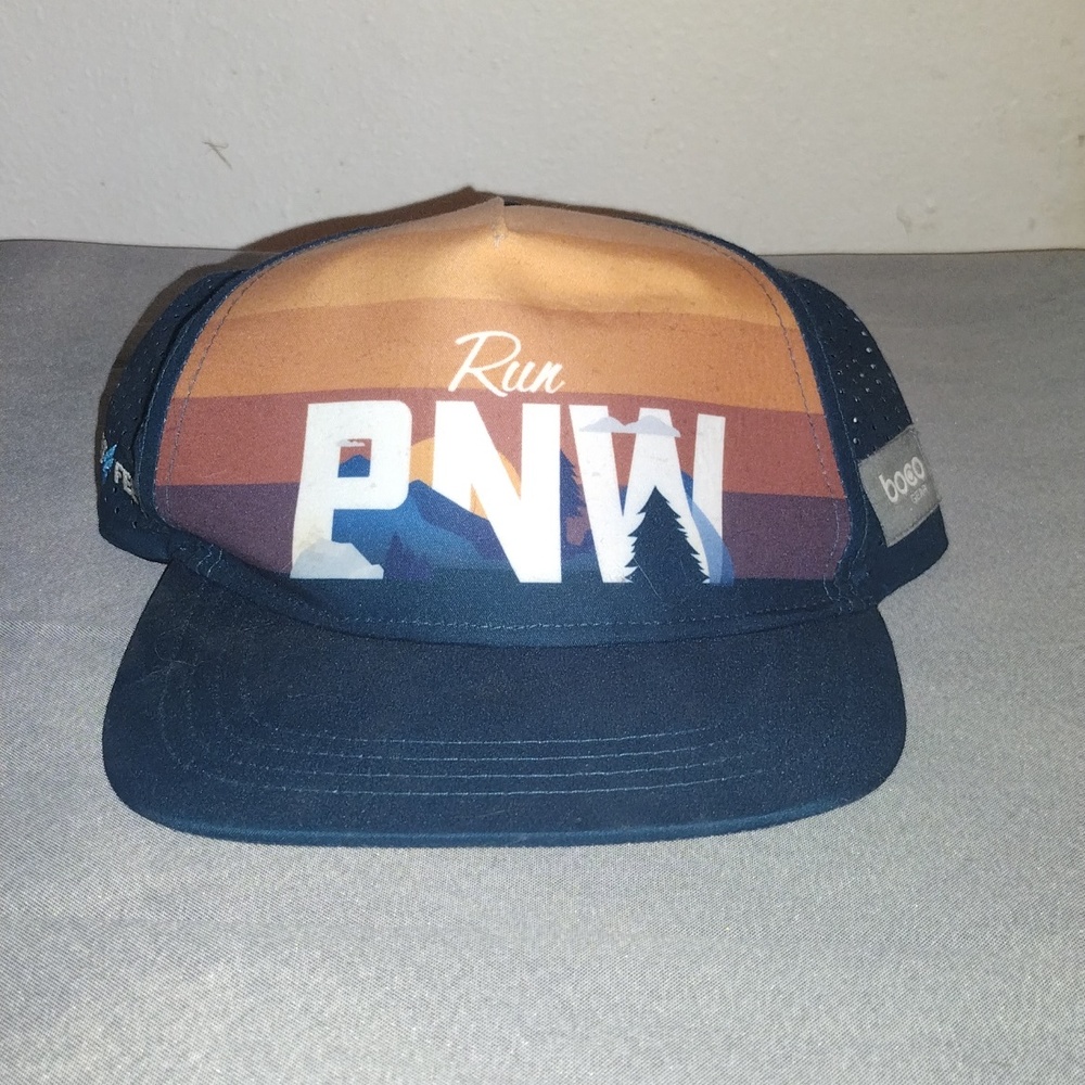 Fleet Feet Boco Gear Run PNW hat w/phrase on bill